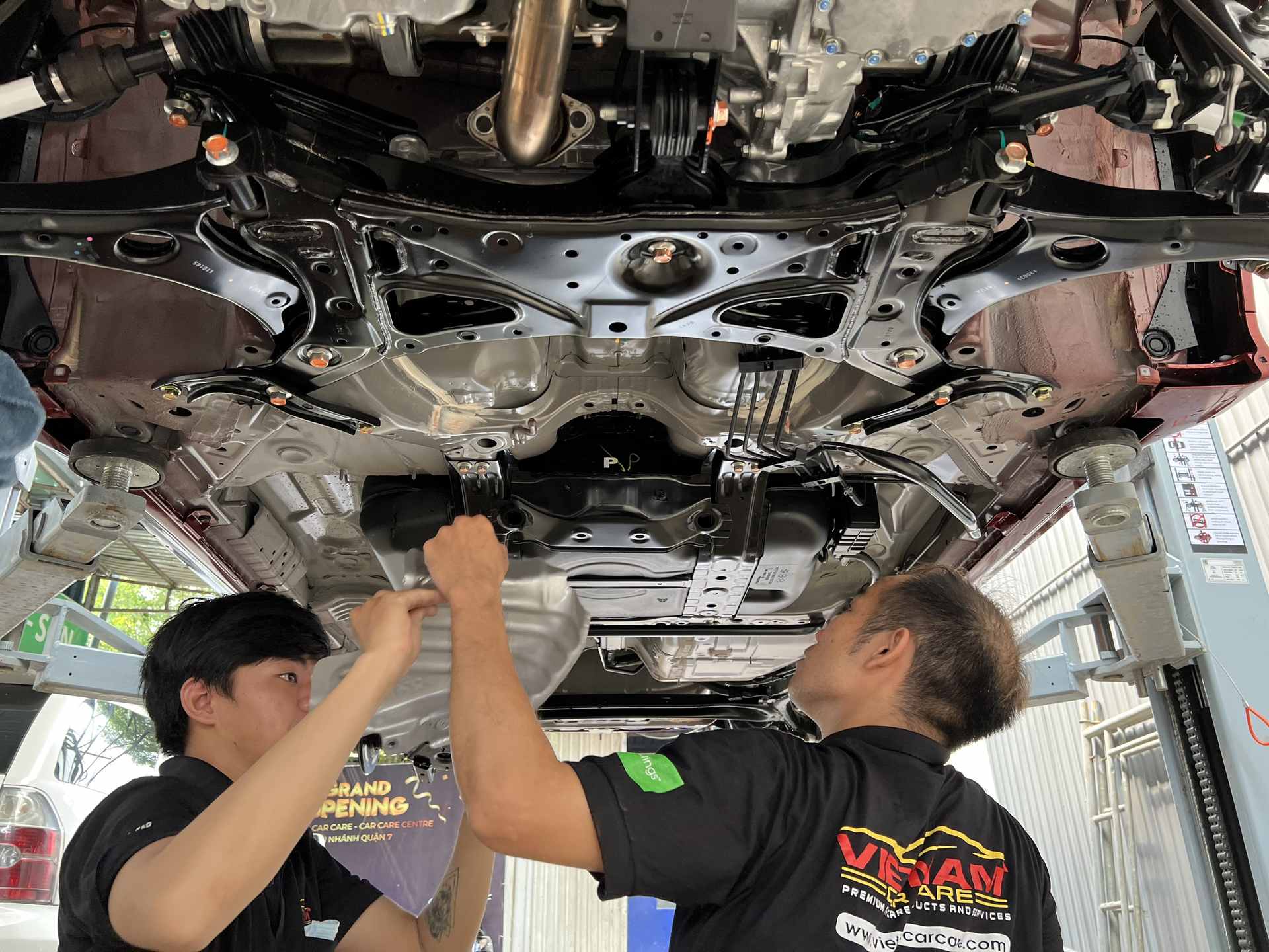 phu gam o to mau do viet nam car care 2