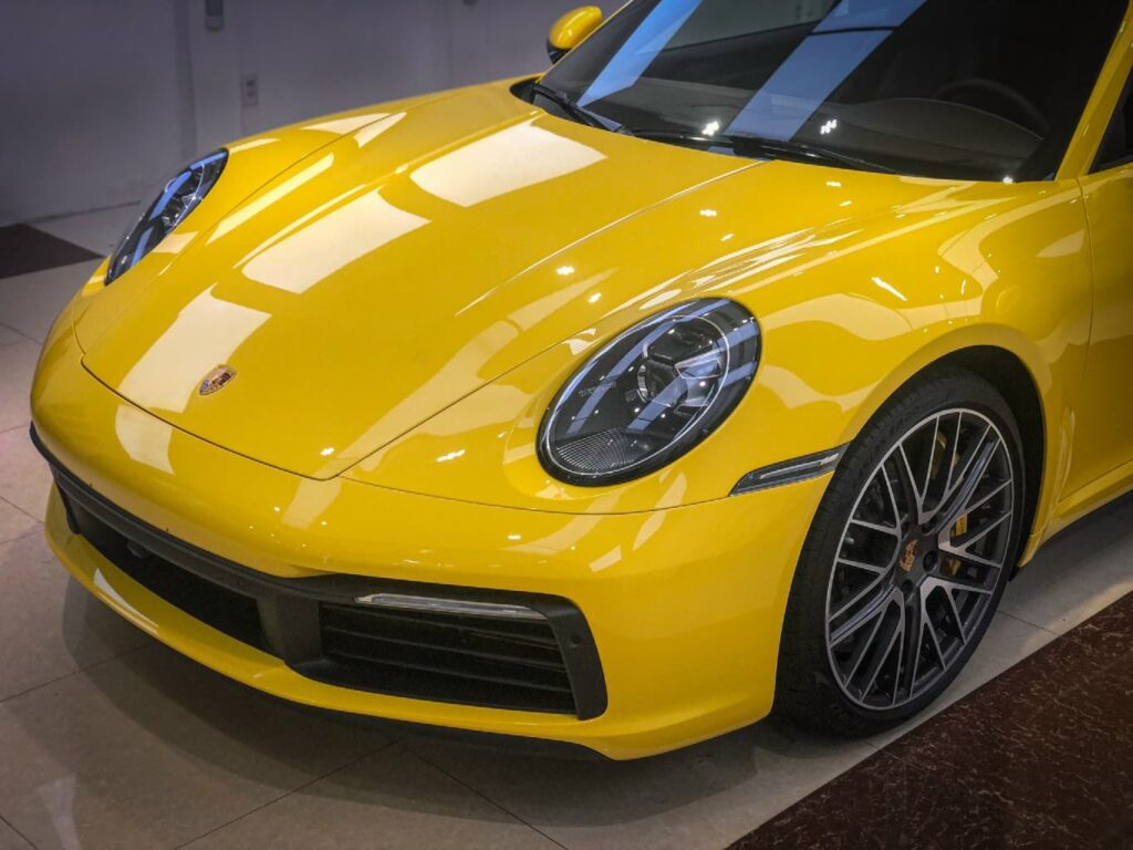 xe oto mau vang sau khi danh bong hieu chinh son viet nam car care