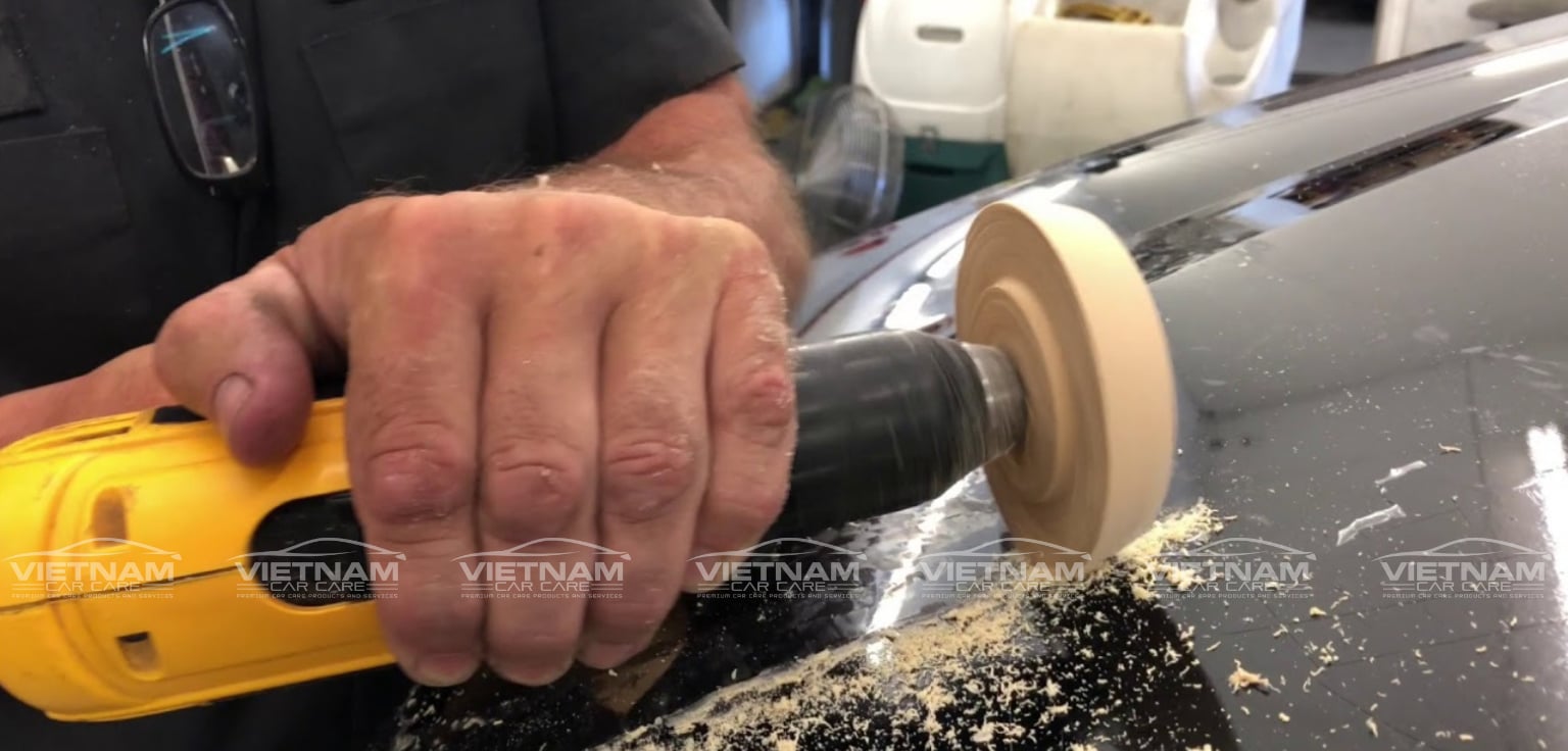 Không được sử dụng máy mài, máy đánh bóng để làm lột bỏ màng PPF cũ.