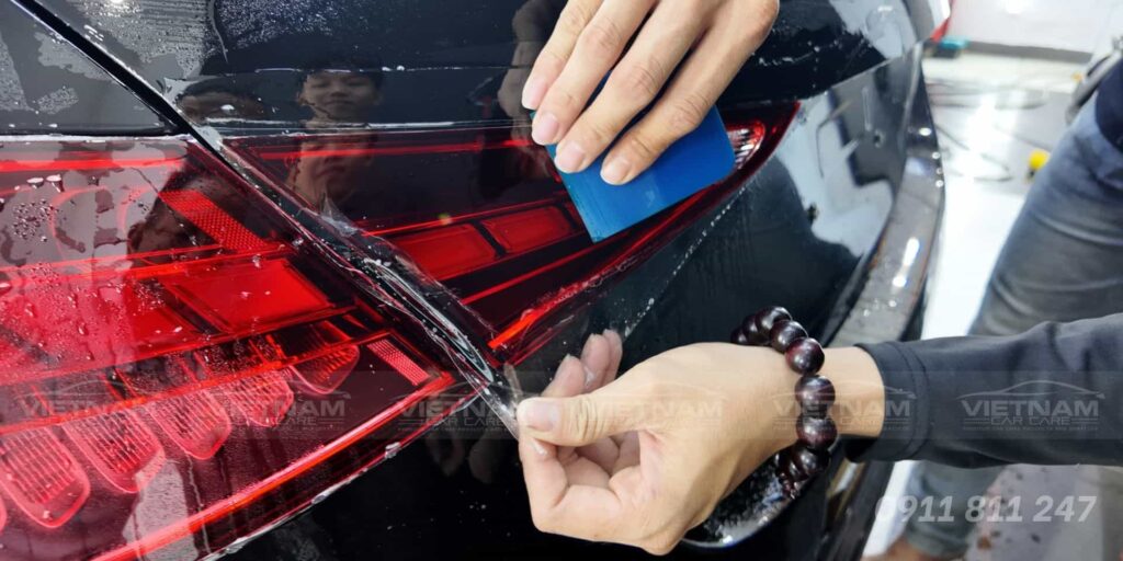 PPF không màu trong suốt có thể mạnh về công nghệ vật liệu bảo vệ màng phim hơn so với PPF có màu, hoặc decal (vinyl).