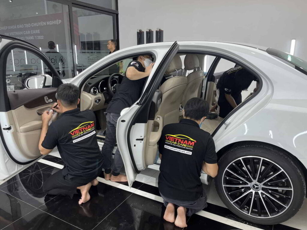 ve sinh noi that o to viet nam car care