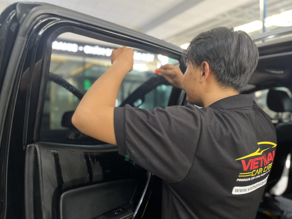 ky thuat vien dang dan phim cach nhiet viet nam car care