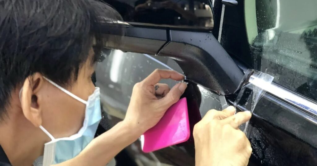 Lớp PPF bảo vệ sơn chống trầy xước rất tốt với khả năng tự phục hồi vết xước siêu việt.