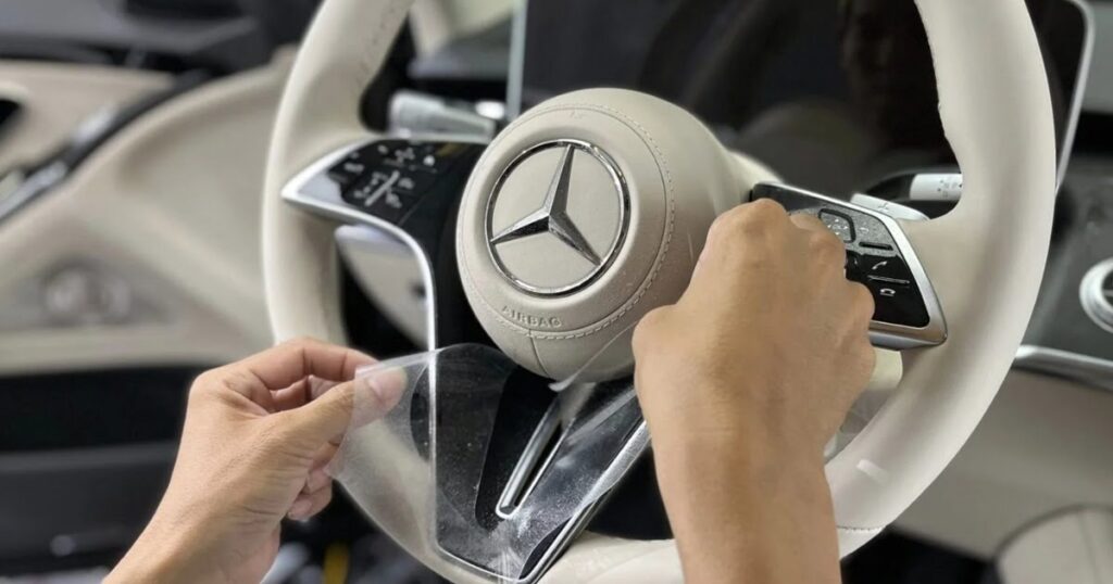 Phim PPF có thể dán được nhiều bề mặt trên xe ô tô.