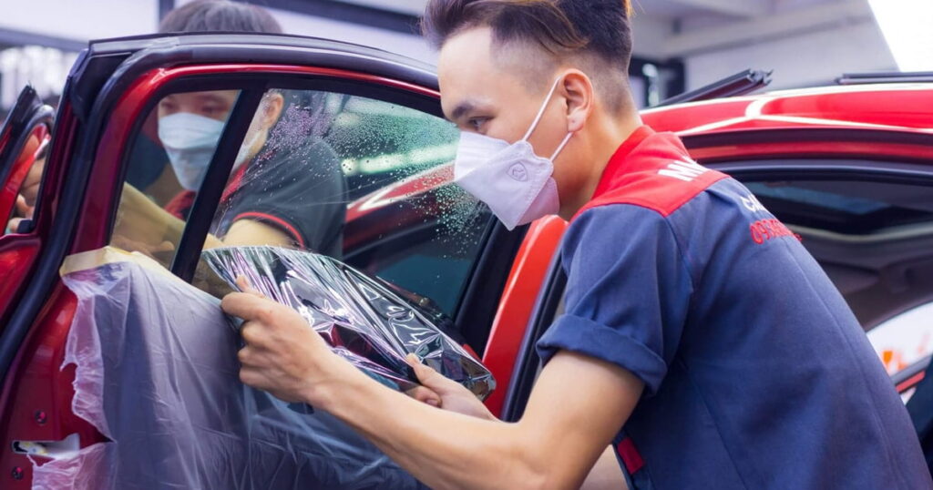 Dịch vụ dán phim cách nhiệt ô tô chất lượng tại MMKAuto