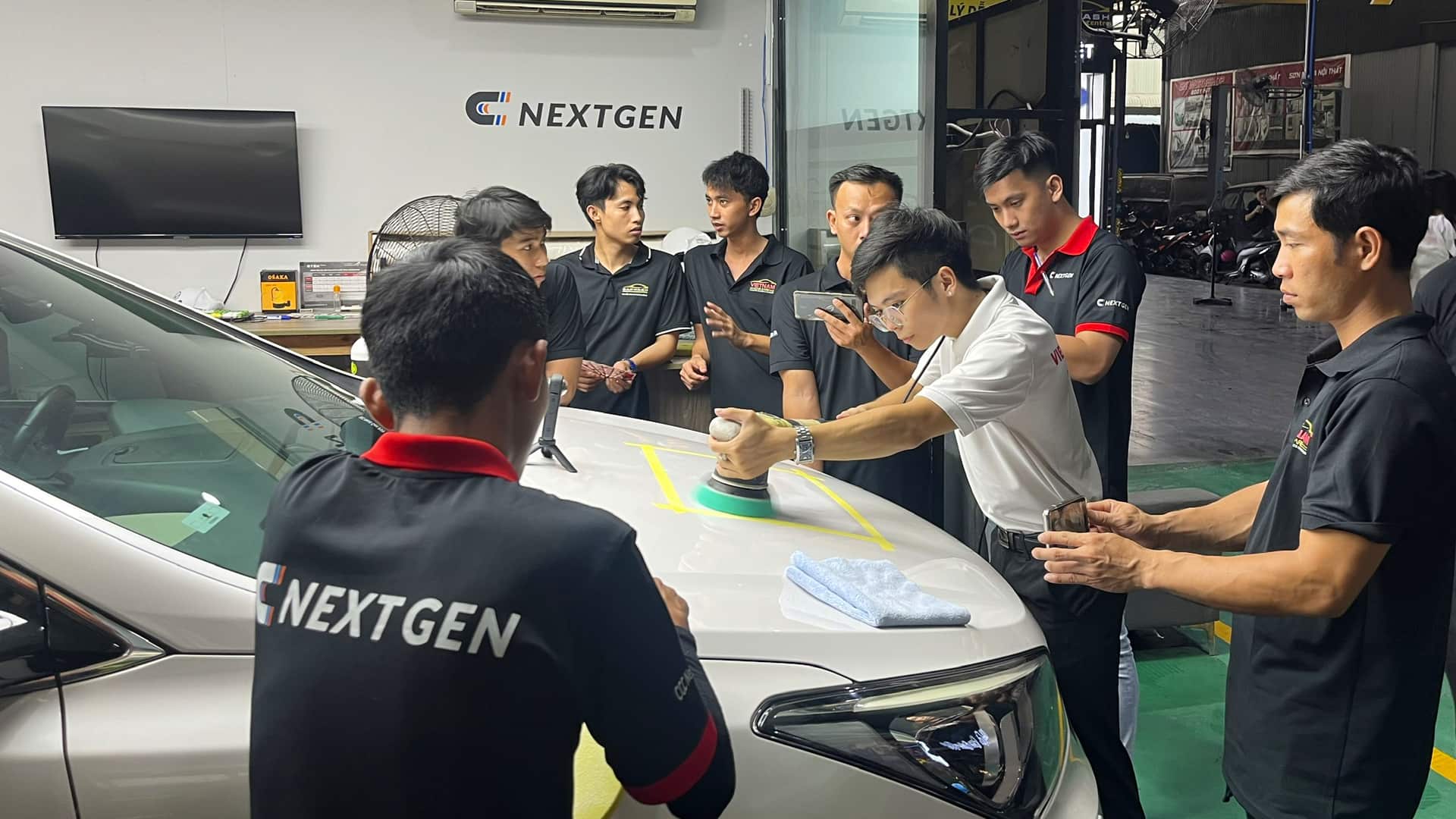 vietnam-car-care-trung-tam-cham-soc-xe-va-phu-ceramic-dan-ppf-chuyen-nghiep (26)