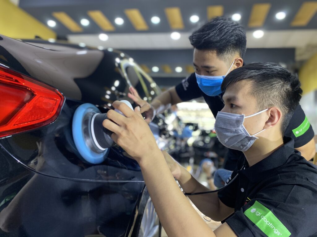 ky thuat vien danh bong xe o to mau den viet nam car care 7|ky thuat vien danh bong xe o to mau do viet nam car care 6|co nen danh bong xe o to thuong xuyen khong