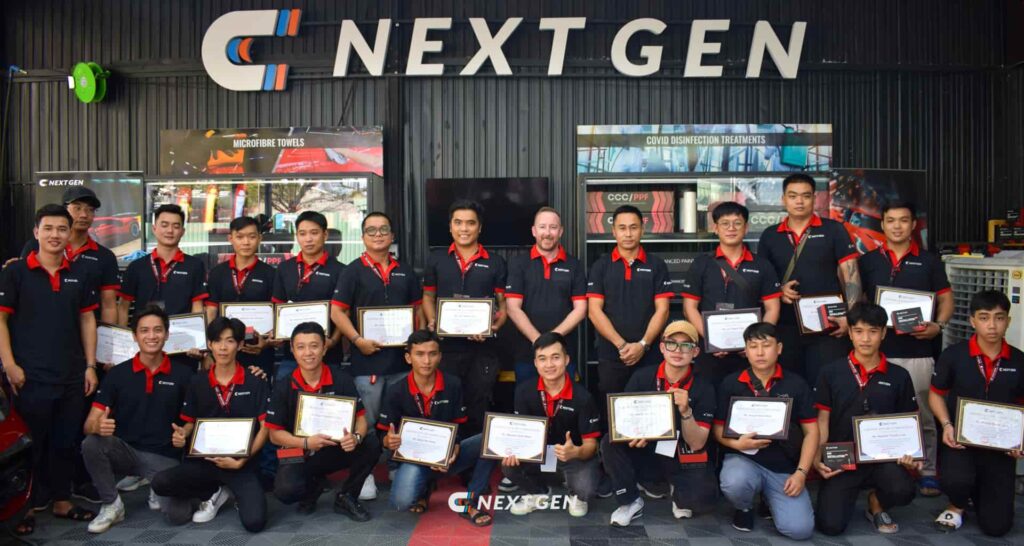 Buổi training đào tạo dán PPF ô tô 1 ngày từ các chuyên gia Detailing của Vietnam Car Care và CCC Next Gen. 