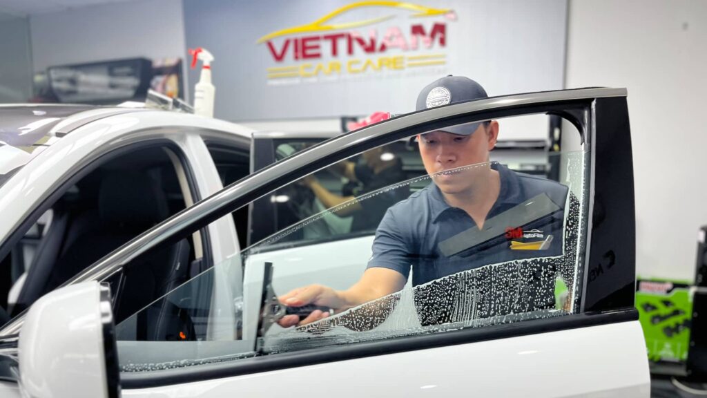 Top 5 loại phim cách nhiệt ô tô tốt nhất năm 2025 nên dán.