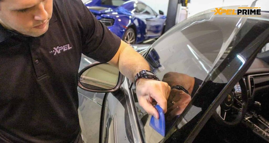 Dán phim cách nhiệt Xpel Mỹ yêu cầu tay nghề thợ dán chuyên môn cao.
