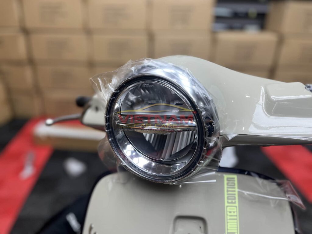 Dán PPF đèn xe Vespa tại Vietnam Car Care.