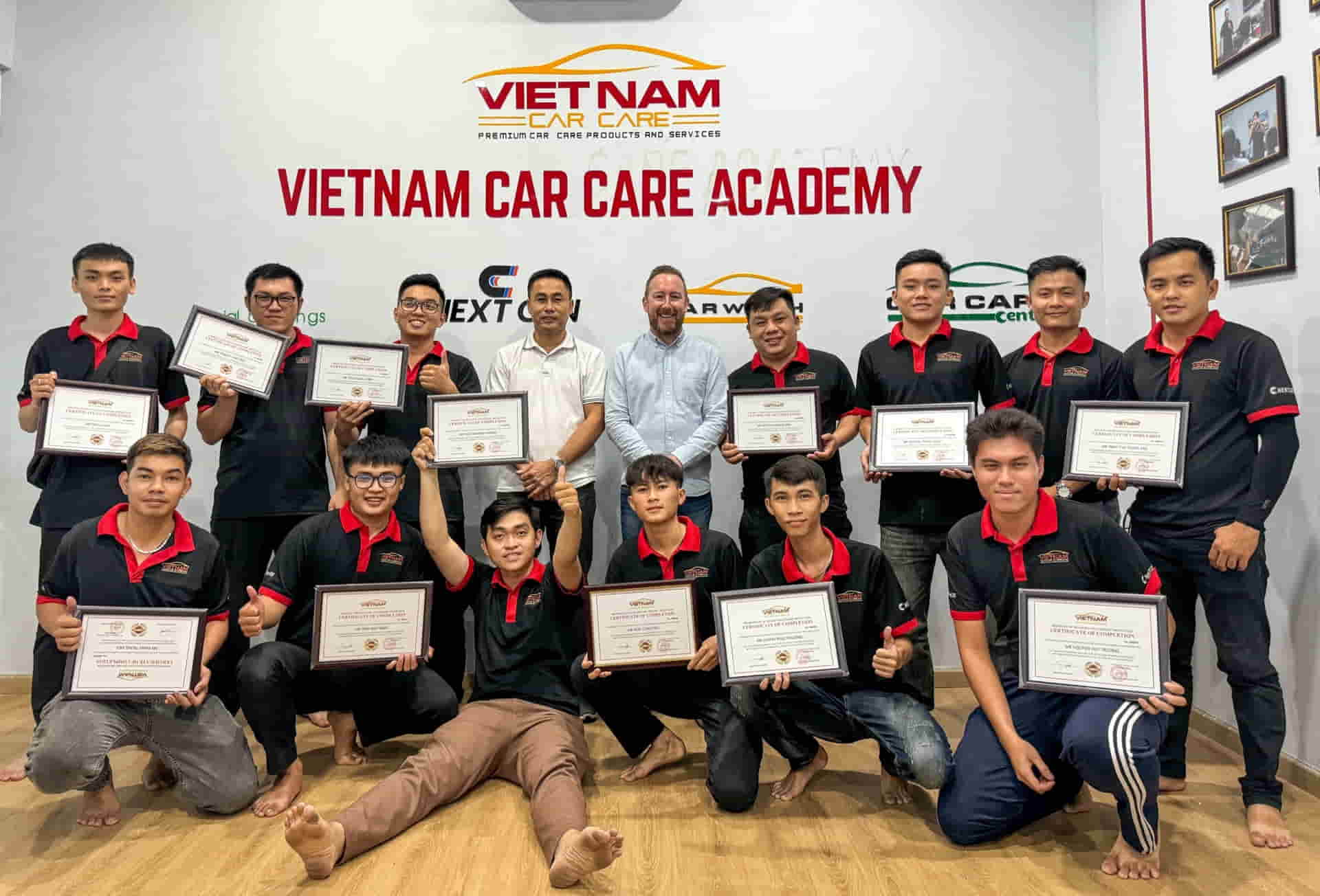 Khóa đào tạo dán phim cách nhiệt K40 - Vietnam Detailing Academy