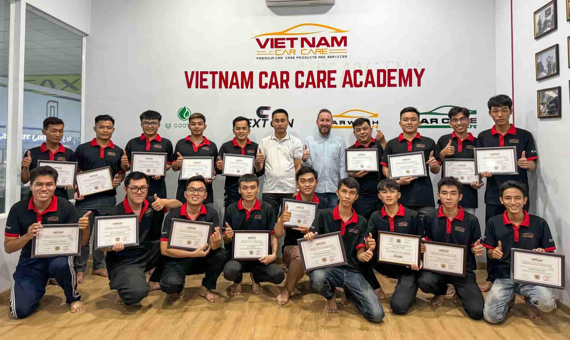 Khóa đào tạo dán phim cách nhiệt K30 - Vietnam Detailing Academy