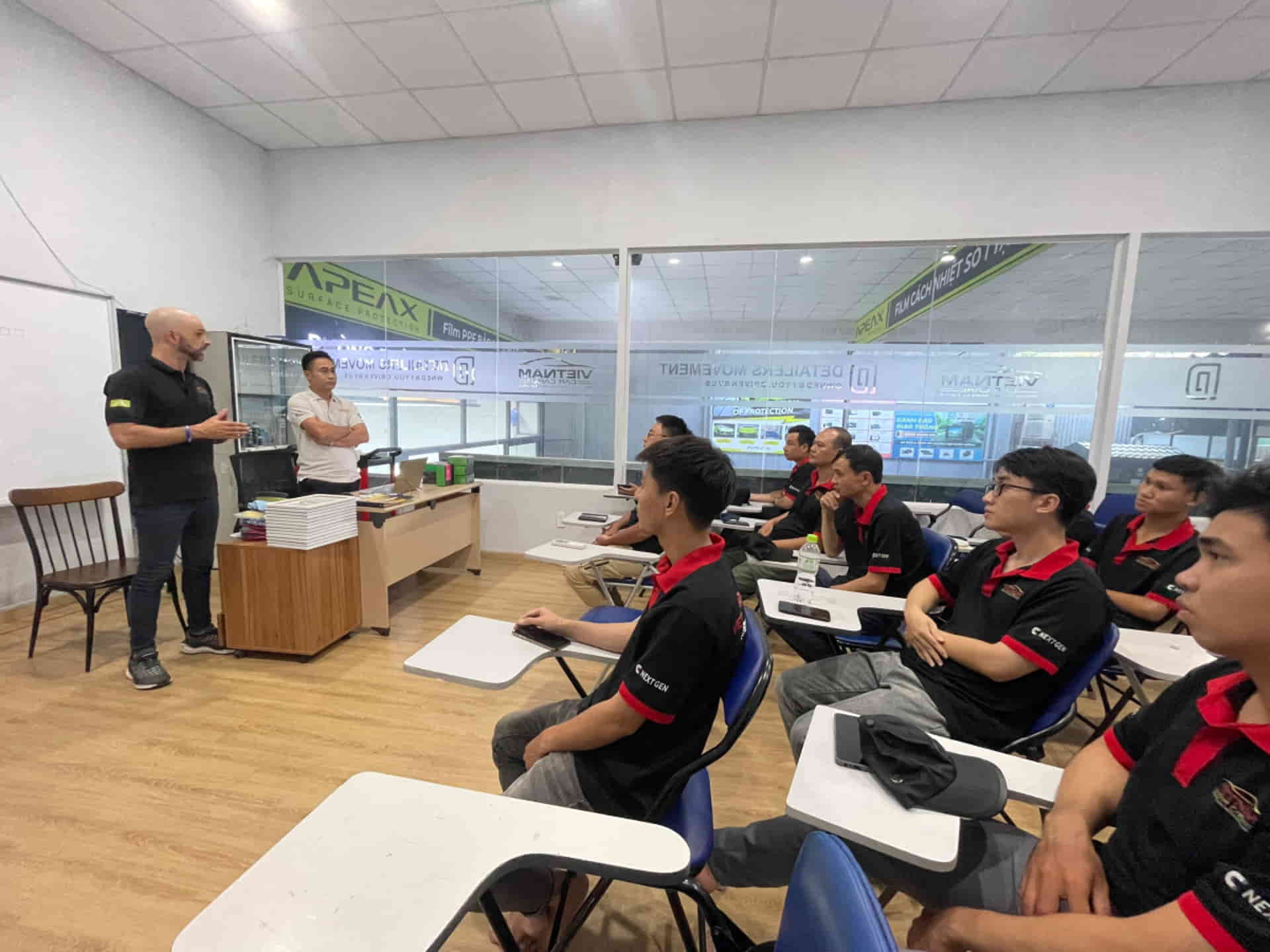 Chuyên gia giảng dạy khóa đào tạo Auto Detailing Chăm sóc xe tại Vietnam Detailing Training Academy