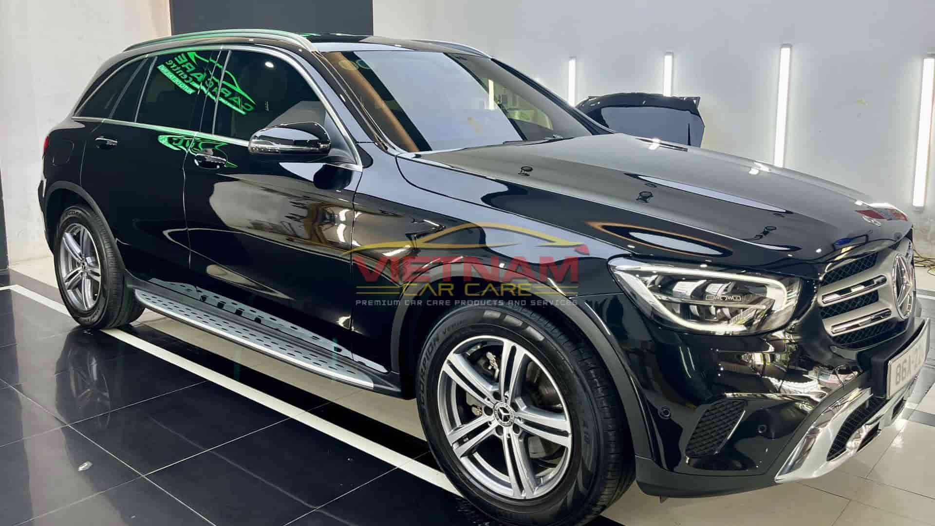 Dịch vụ dán phim cách nhiệt Mercedes-Benz tại Vietnam Car Care