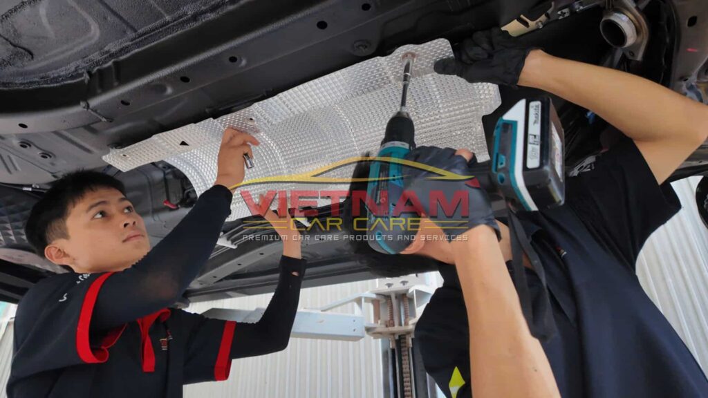 Bảng giá phủ gầm ô tô Onzca P993 tại Vietnam Car Care năm 2026 chỉ từ 4 triệu đồng.