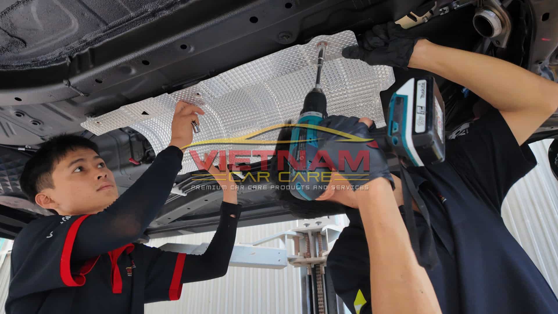 Bảng giá phủ gầm ô tô Onzca P993 tại Vietnam Car Care năm 2024 chỉ từ 4 triệu đồng.