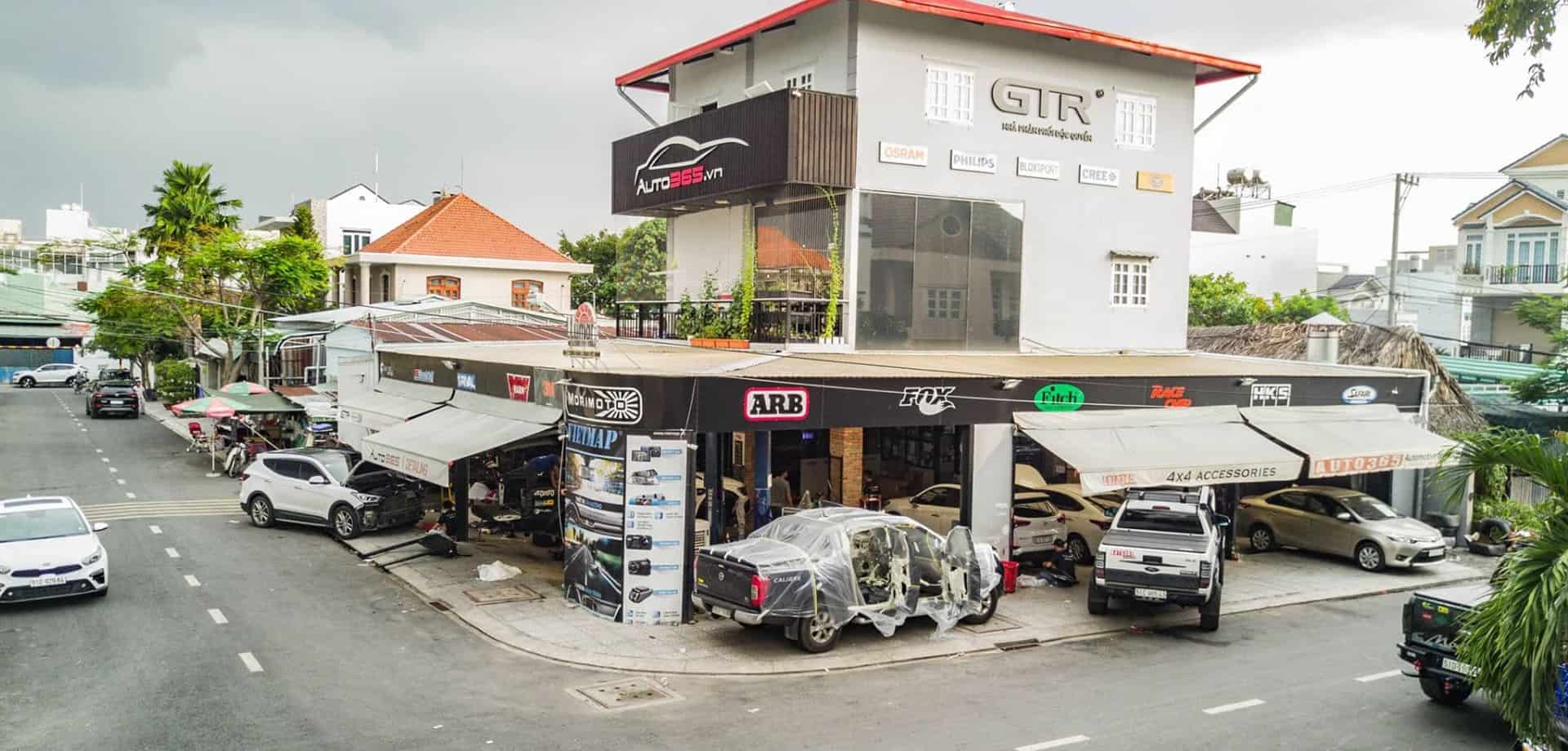 Trung tâm dán PPF xe ô tô Auto365 tọa lạc tại quận 9 Thủ Đức - Mặt bằng rộng rãi.