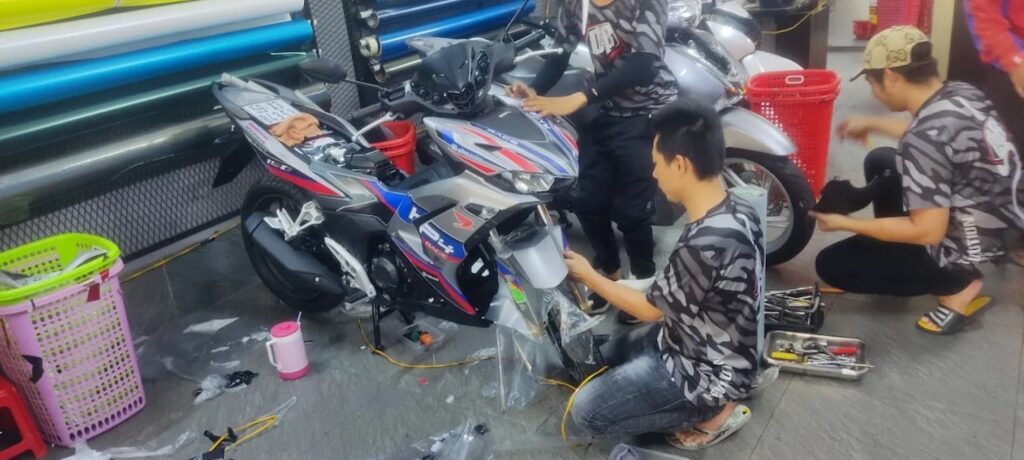 Địa chỉ dán PPF xe máy tại quận 10 - Decal4Bike